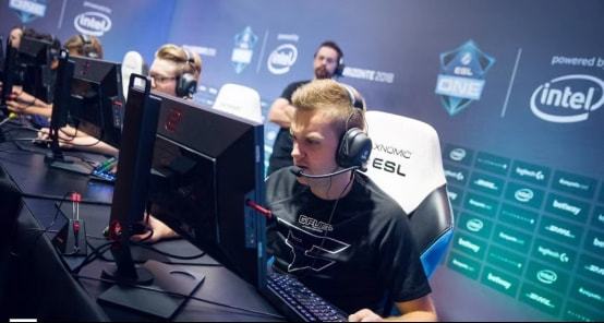 续约问题上 续约问题上