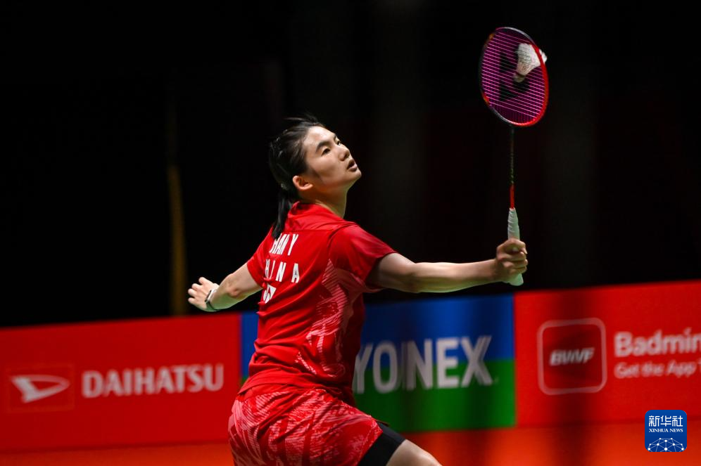 球员们通过 球员们通过